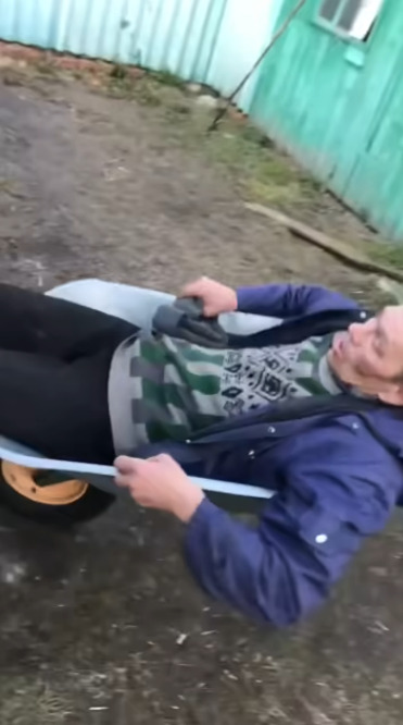 Подул весенний ветерок, журчат весенние ручьи