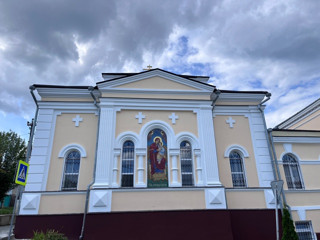 Завершены работы по ремонту фасада и ограды Благовеще?...
