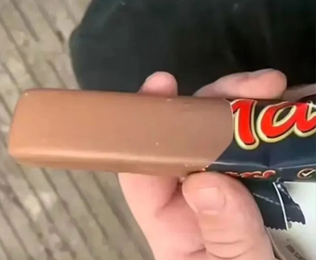 Mars без бороздок — скандал века!
Британец купил шокола?...