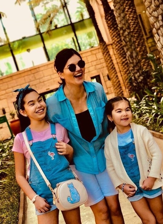 Верила в успех мужа и родила ему троих детей ?
Как выг...