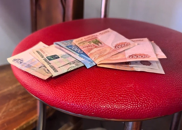 📍 Вольская учительница задолжала по микрозаймам почт...