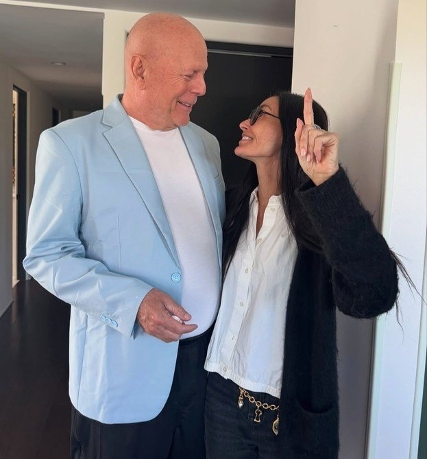 Семья Брюса Уиллиса приняла решение передать мозг акт?...