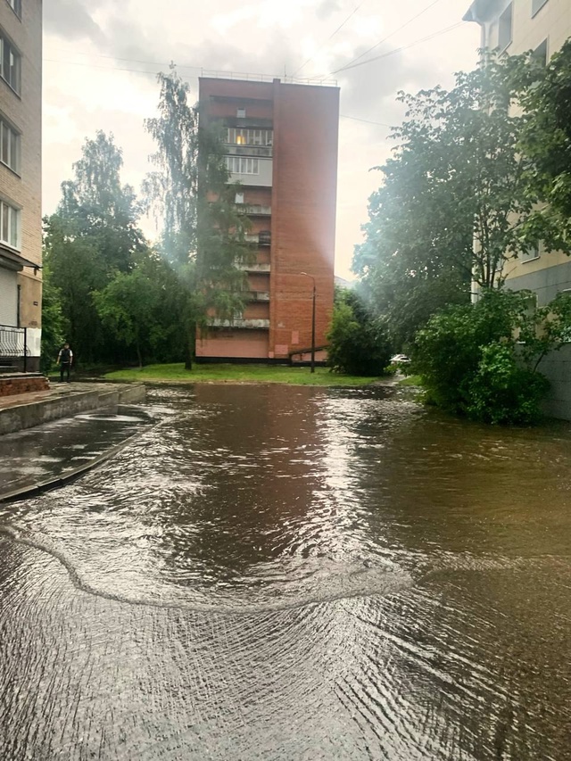 вот это лужа.....