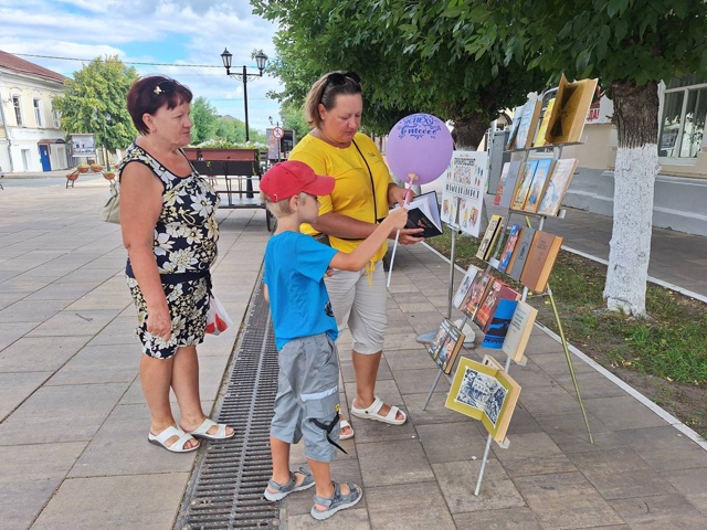 📚🌳Ежегодно 9 августа ценители литературы празднуют ?...
