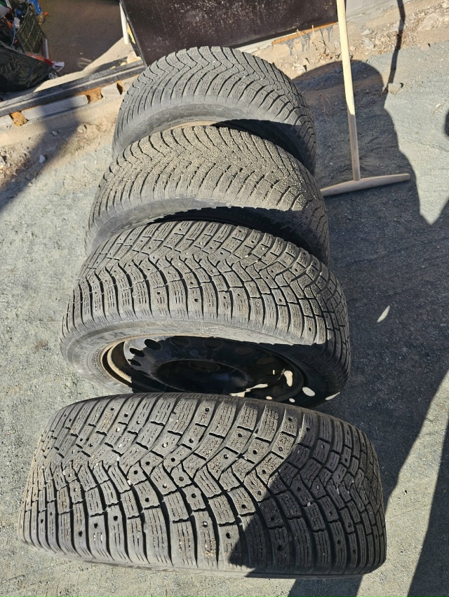 Зимняя резина 205/55 R16 продам свою не езженную практичес?...