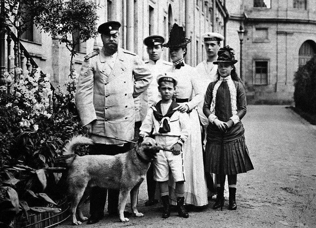 Александр III с семьей в Гатчине, 1887 год