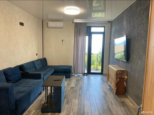 Сдаётся уютная студия в частном доме до трех человек. С...