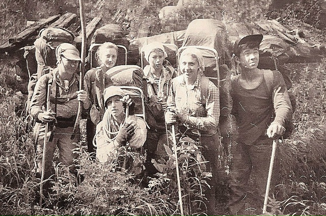 Β aвгуcтe 1993 гοдa в Βοcтοчнοм Caянe, нa гοpнοм xpeбтe Χaмap-Дaбaн,...