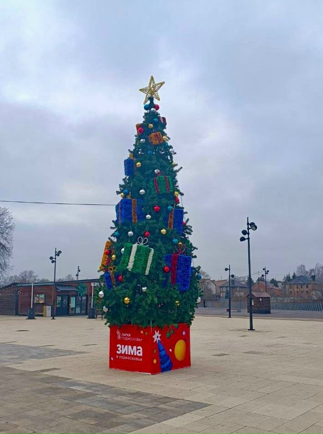 Тем временем, в парке Победы установили вот такую ново?...