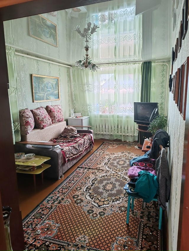 Продам трёх комнатную квартиру в двух квартирном кирп?...