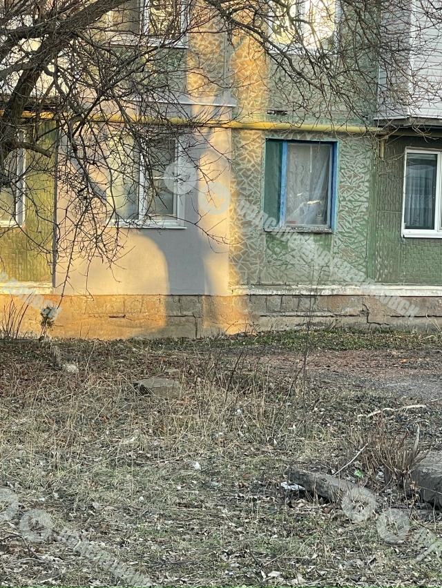 КВ 50 лет Октября д 33 жительница из окна несет брань,есл?...