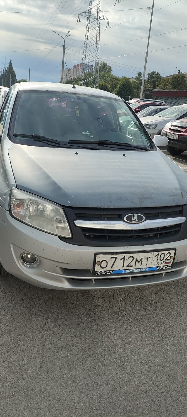 Хозяин, подвиньте машину, выехать больше часа не могу