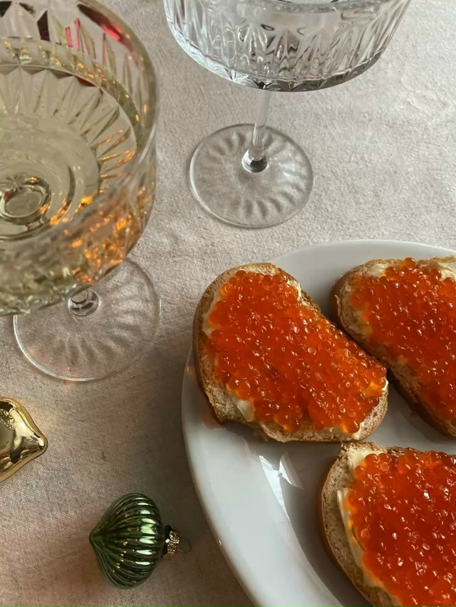 Ищу обалденную девочку вместе встретить 2026 год. Прикол...