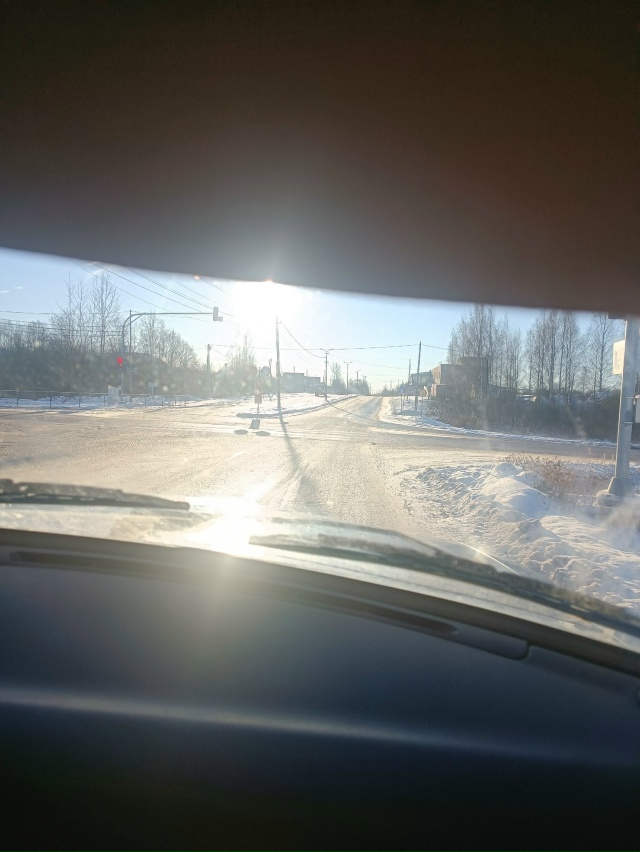 11:40, 23.11.2025, гололёд, не посыпаны даже основные улицы... Г?...