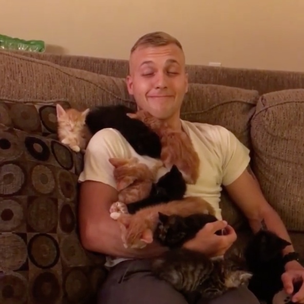 Повелитель котяток)))