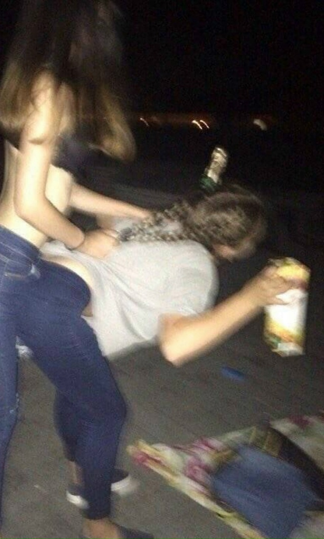 На крышу забрались даже, чтоб никто не заметил, а тут мы