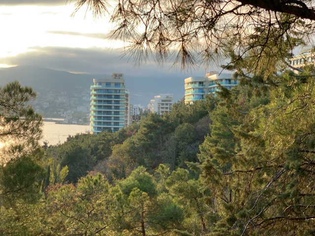 Ноябрь в Ялте. Просто фото на телефон.