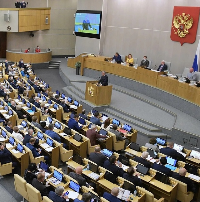 В Госдуме назвали WhatsApp* угрозой национальной безопасн?...