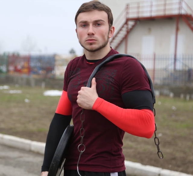 Бекхан Сельмурзаев из села Ачхой-Мартан Чеченской Рес?...