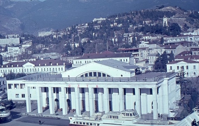 Ялтинский порт, 1960–1970-е годы.
Жизнь кипела, работа шла ?...