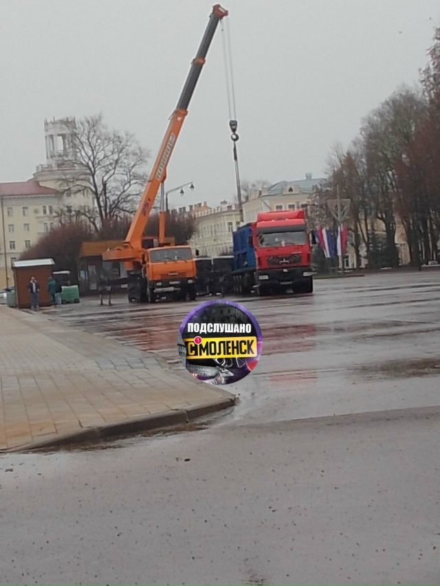 👉На Площади Ленина в Смоленске началось строительств...