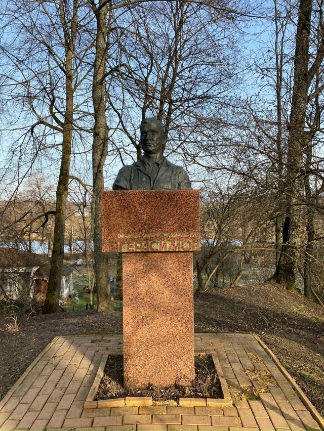 В гостях у известного художника Сергея Васильевича Ге?...