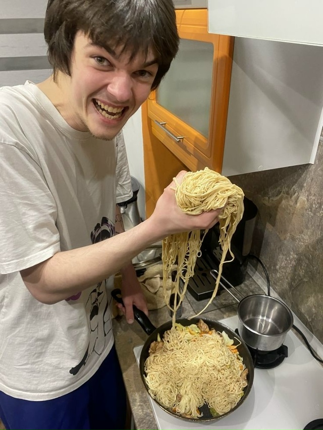 Мужчины, помогающие своим женщам готовить, вы прекрасн...