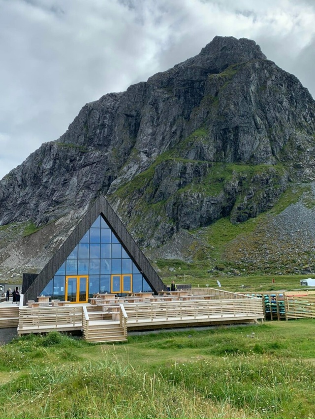 🌍 Лофотены — это сочетание суровой природы и спокойн?...