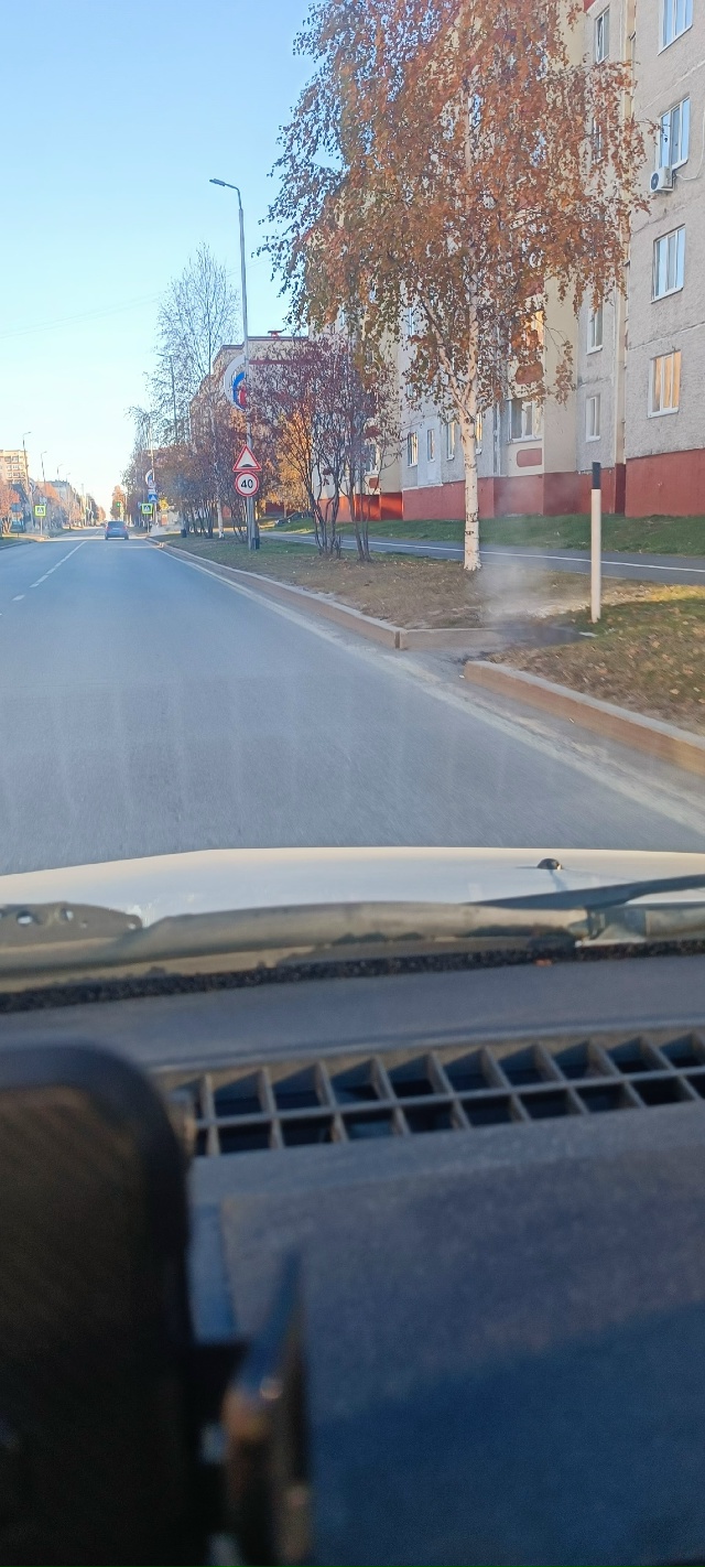 Кто в курсе, почему из ливневой канализации, по ул. Мира...
