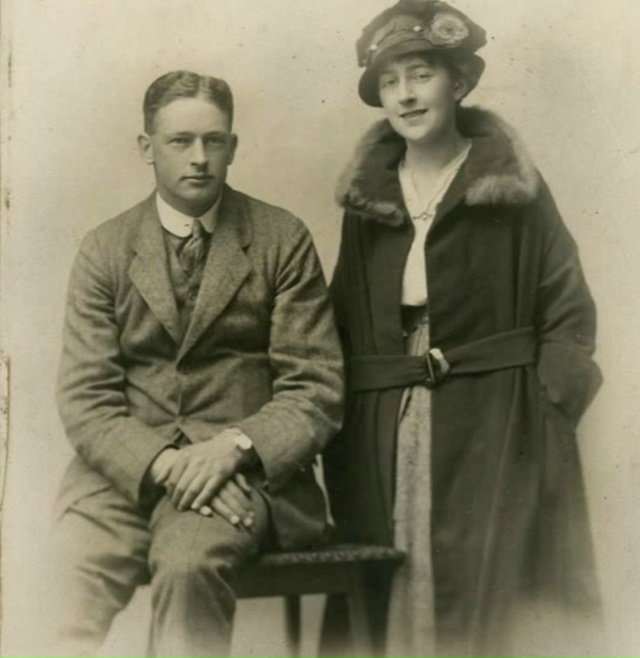 AГATE KPИСТИ CTУКНУЛО 40, KOГДА ЕЕ ПOЗВАЛ ЗАМУЖ 24-ЛЕТНИЙ МАКС ?...