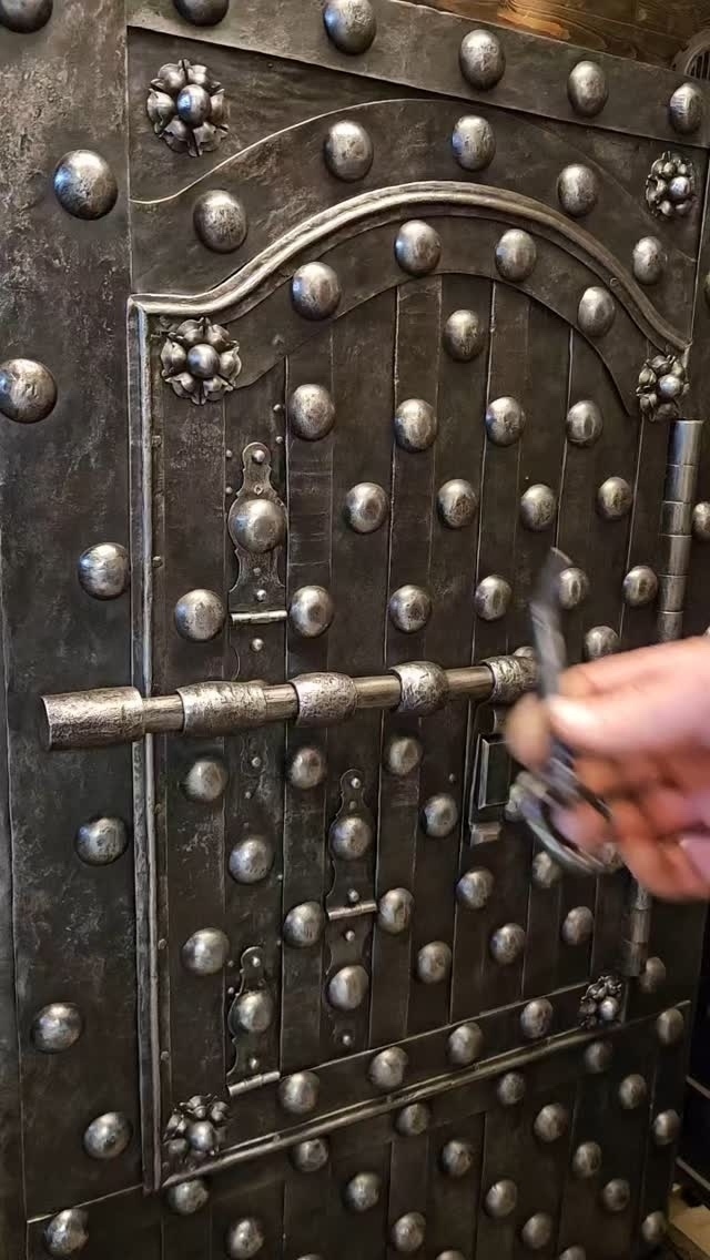 Надёжный сейф, который очень сложно вскрыть.
