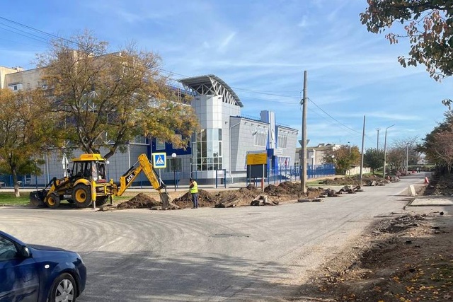 Уважаемые евпаторийцы!
На ул. 60 лет Октября начались р?...