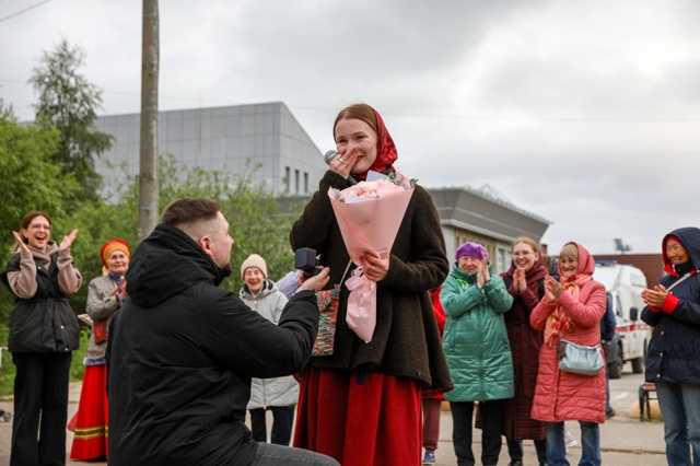 Вечёрка в центре Нарьян-Мара: кадрили, задорные частуш?...