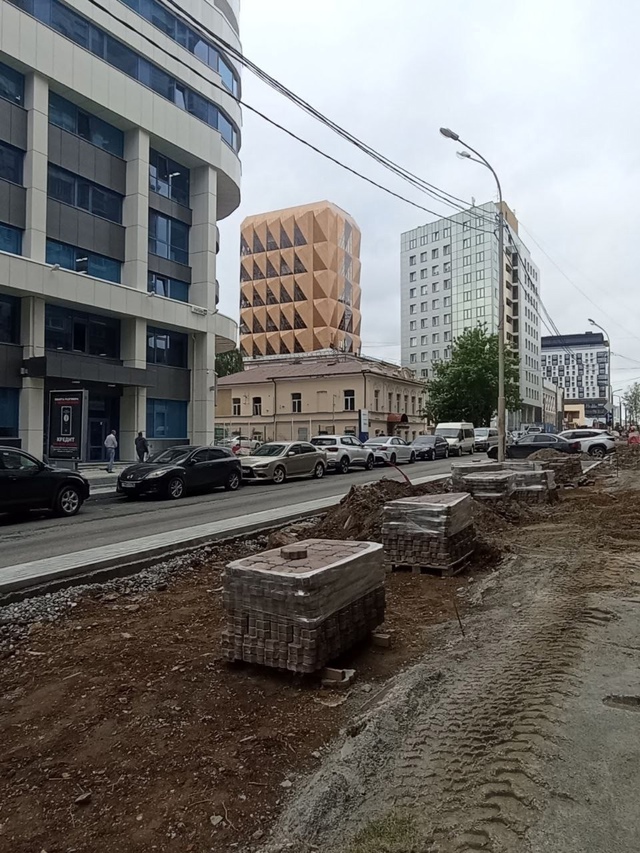 Активно идёт реконструкция во всём городе