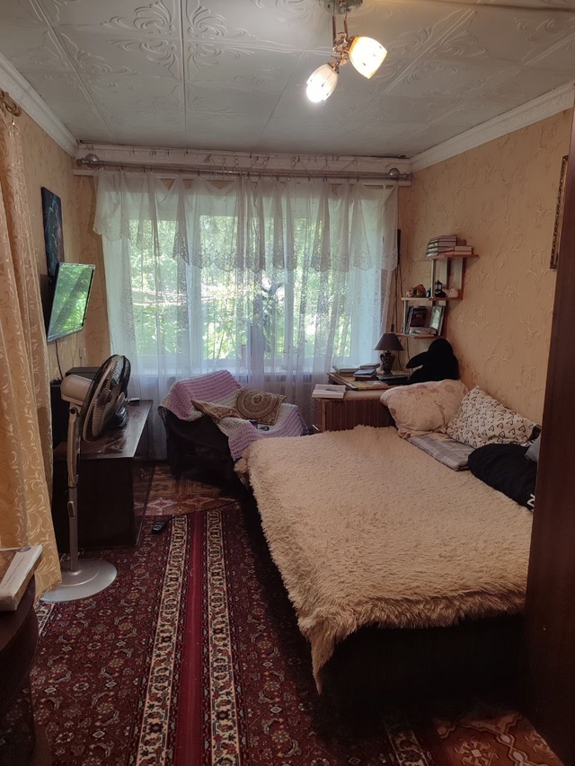 Продаю 3-х комнатную квартиру (угловая, на 1-м этаже) в це...