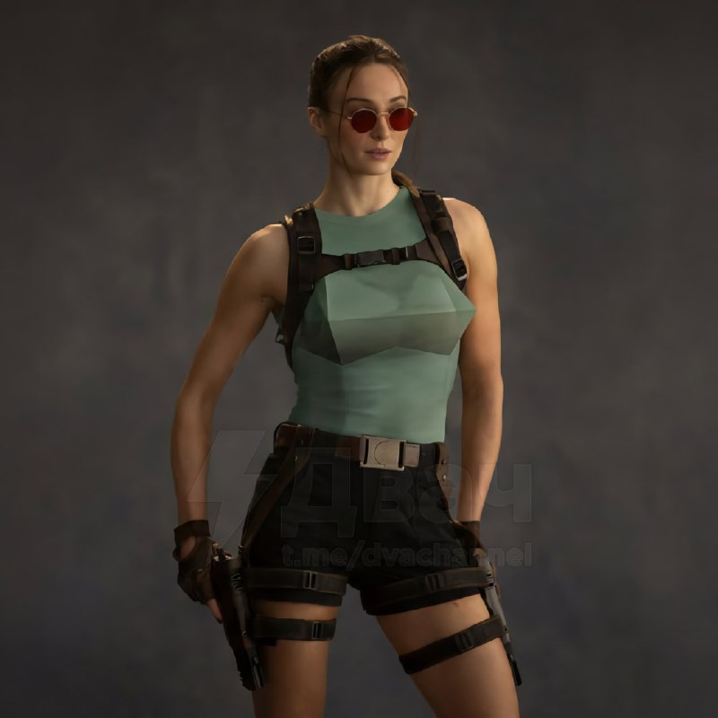 Amazon опубликовала первый кадр с Софи Тёрнер в классическом образе Лары Крофт для нового сериала по