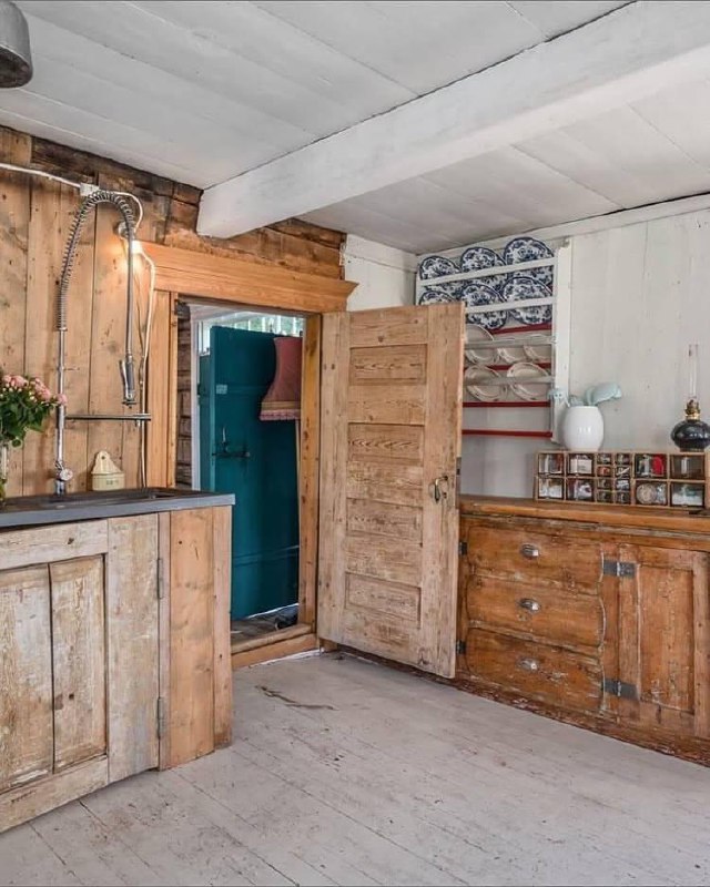 Особняк у гор в Норвегии продают всего за 2,9 млн рублей.
За цену однушки в российском регионе мож