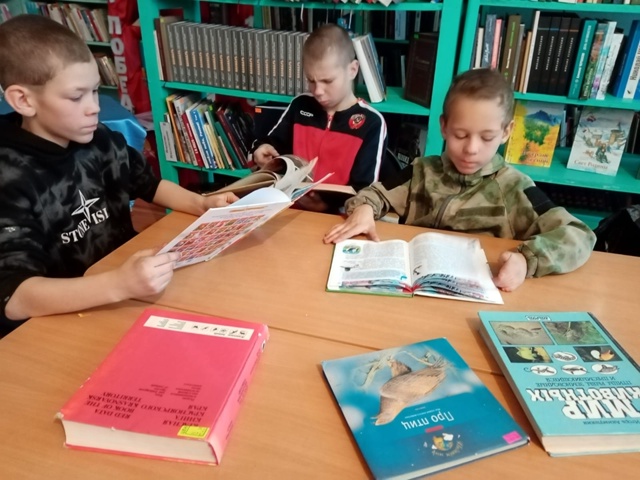 КАНИКУЛЫ В БИБЛИОТЕКЕ ЩЕТИНКИНА ? Ура, Ура, Ура ! А у...