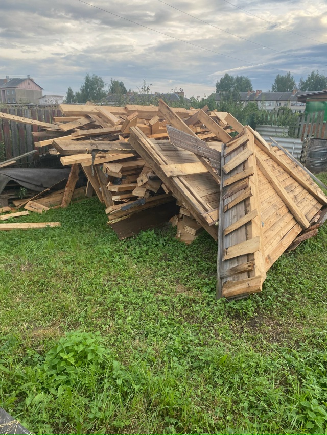 Отдам бесплатно самовывоз утеплитель и дрова пригодны...