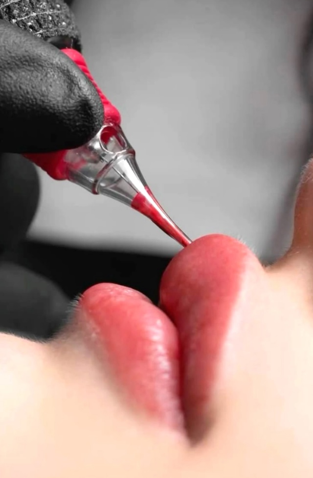 ИЩУ МОДЕЛЕЙ
На перманентный макияж
губ ?и межресниче...