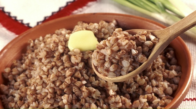 Картошка и гречка помогают укреплять зубы.
Для дёсен в...