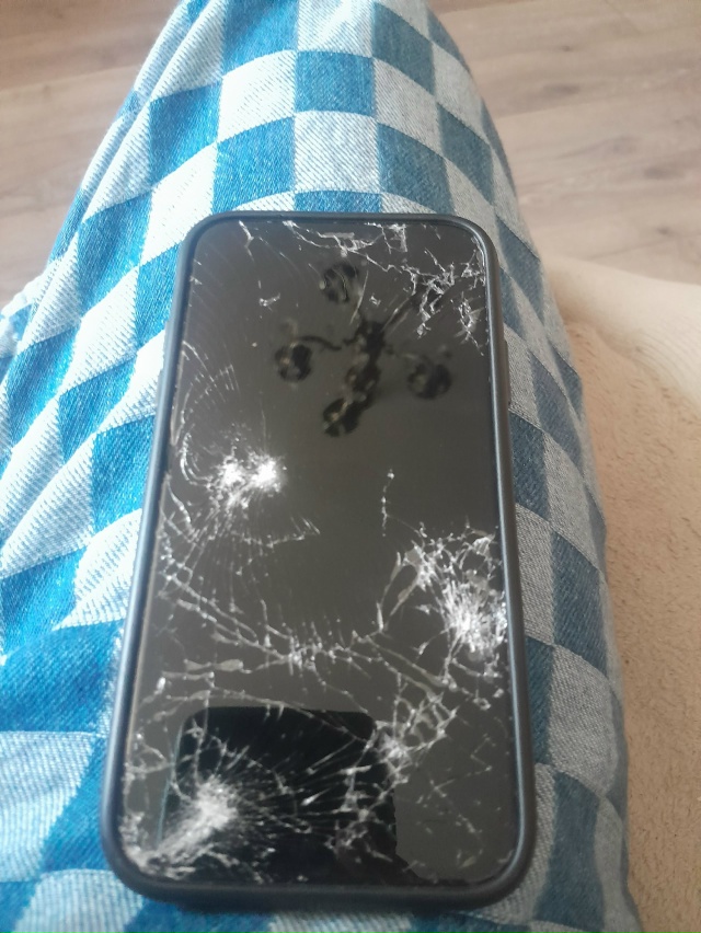 Найден iphone 11 на улице Адмирала Макарова 22А