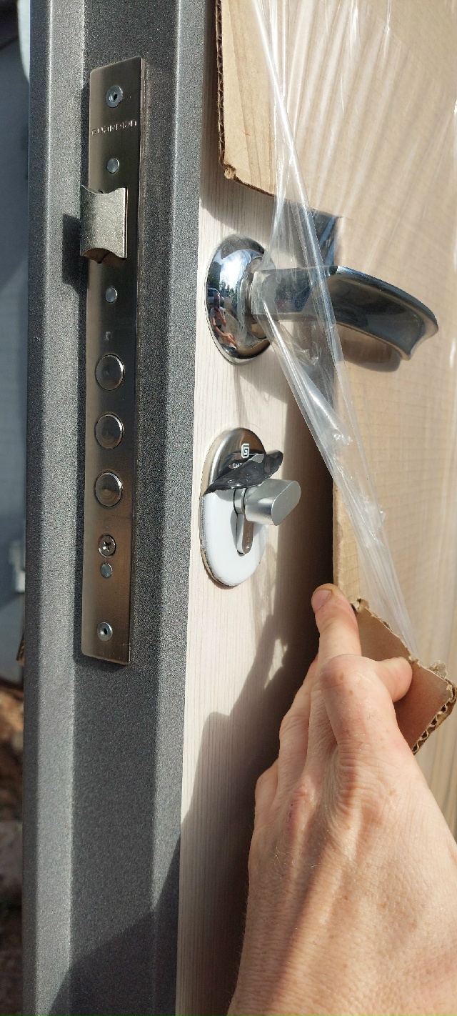 Продам двери входные металлические.
Есть Левые/Правые...