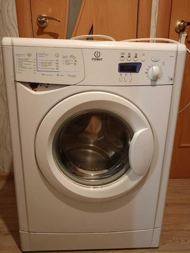 Фото 1-3. Продам кровать-диван. В хорошем состоянии, с ма?...