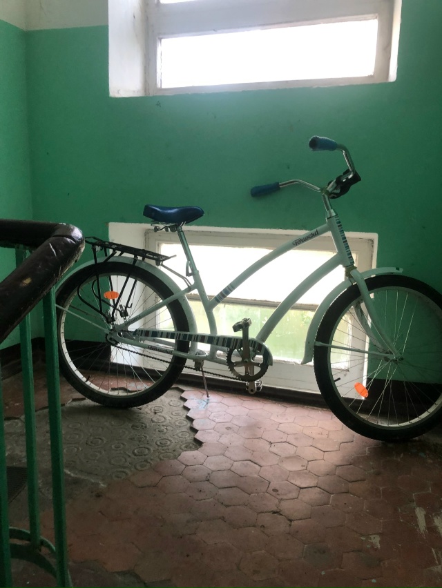 Может кто узнает свой?, наверняка украдены, еще в начал?...