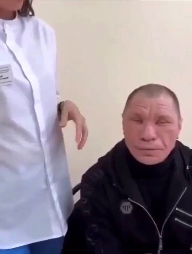 В молодости популярный блогер Олег Монгол был известе?...