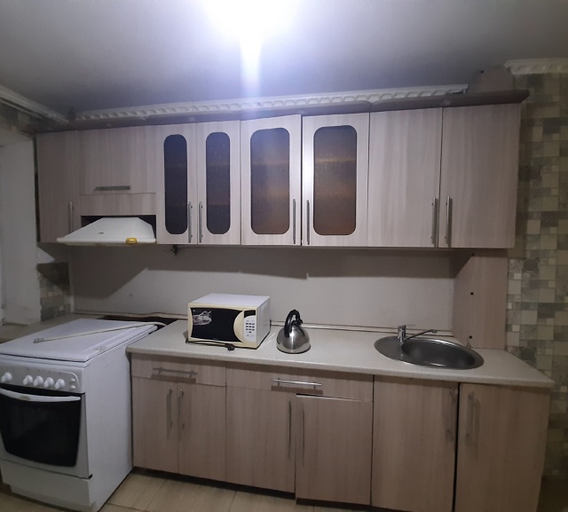 Продам ,кухонный гарнитур, недорого 89128438558