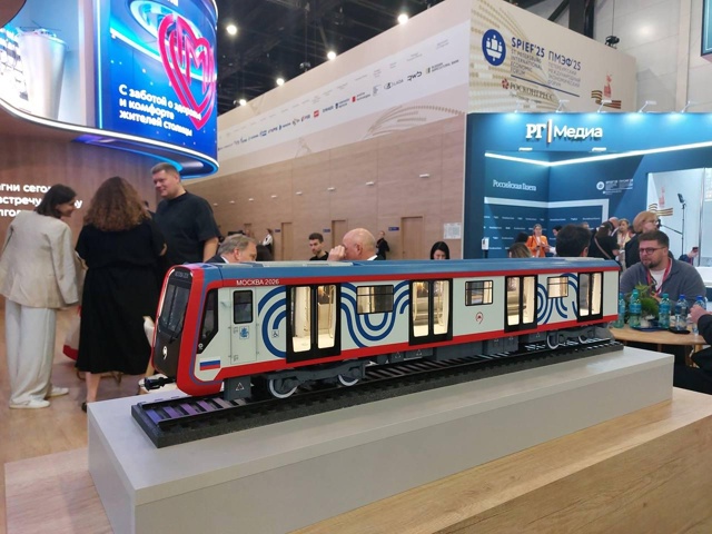 🚇 Макет поезда «Москва 2026» показали на ПМЭФ
Поезд пл...