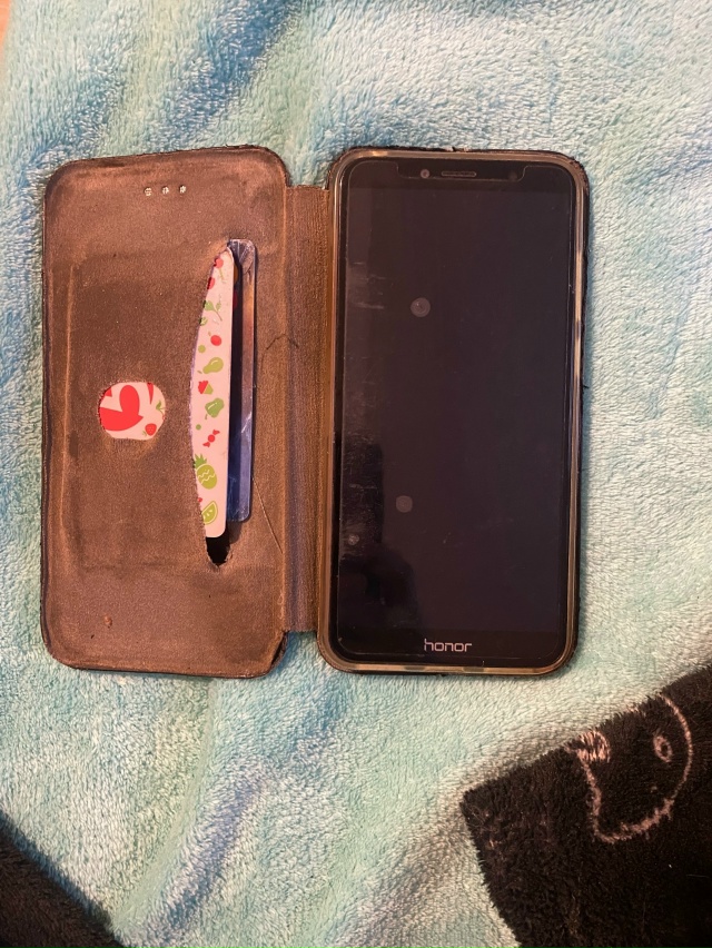 📱 Нашёлся телефон!
Я нашла телефон около ферсмана 22.
В ...