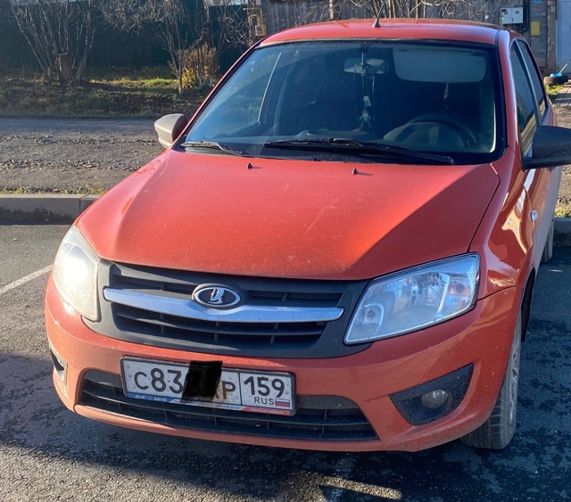 Водитель данного авто, научись парковаться, там через ?...